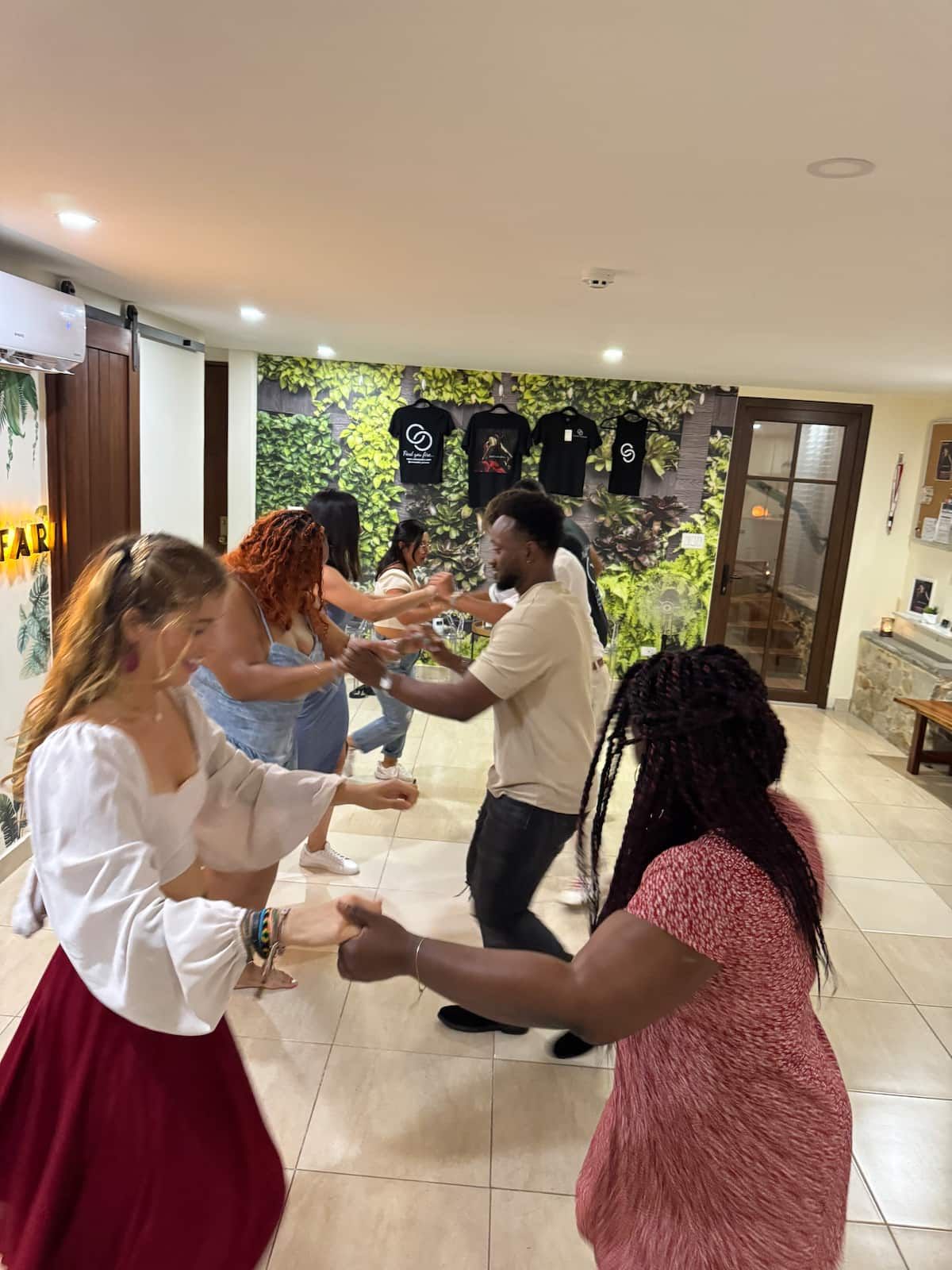 Créez Votre Propre Vidéo de Salsa avec une Chorégraphie Personnalisée