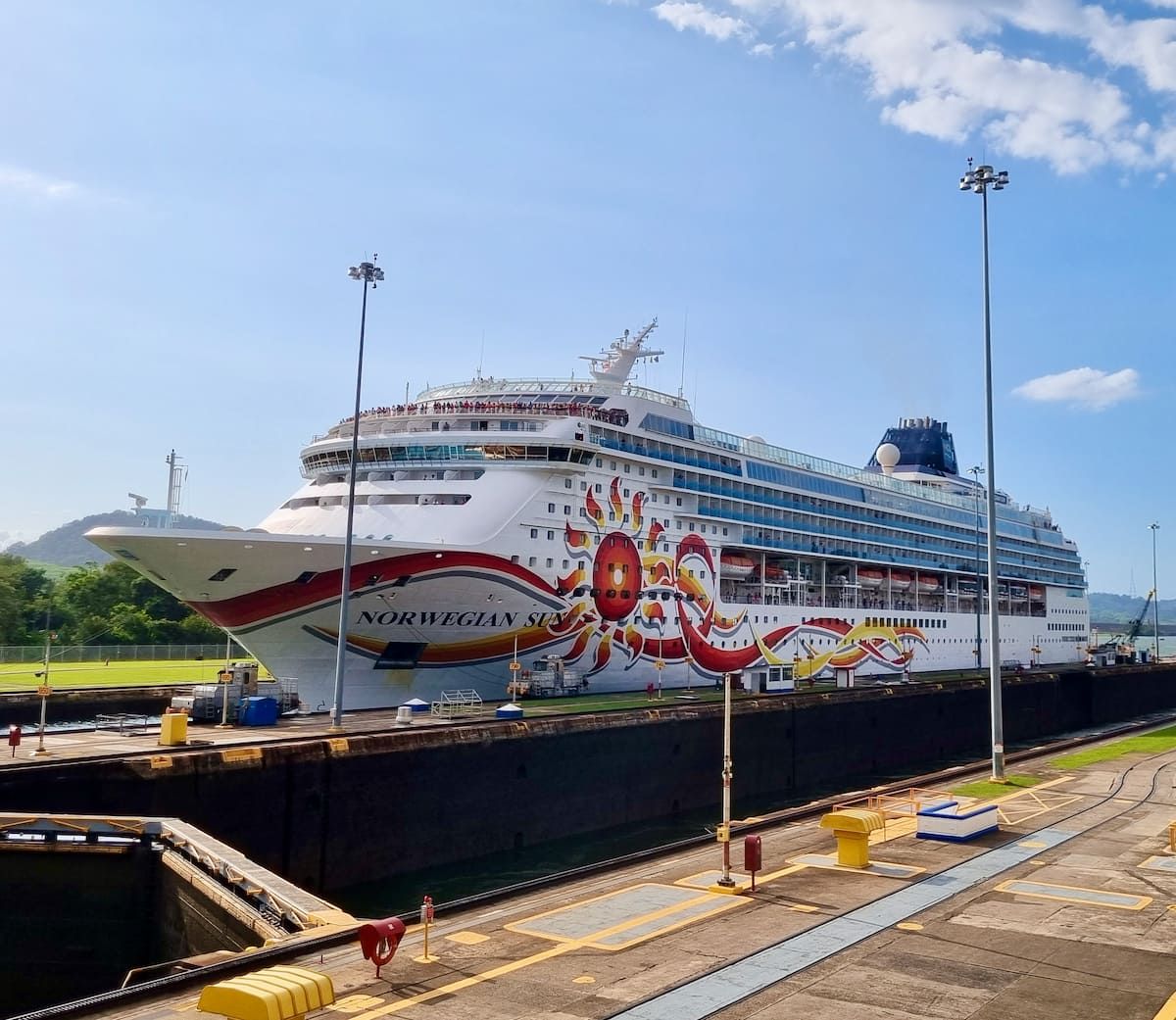 Panama Canal and Miraflores Locks Tour